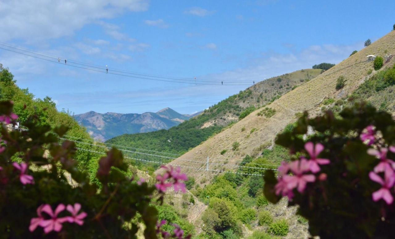 Borgo Manca Suite Sasso di Castalda Exteriör bild