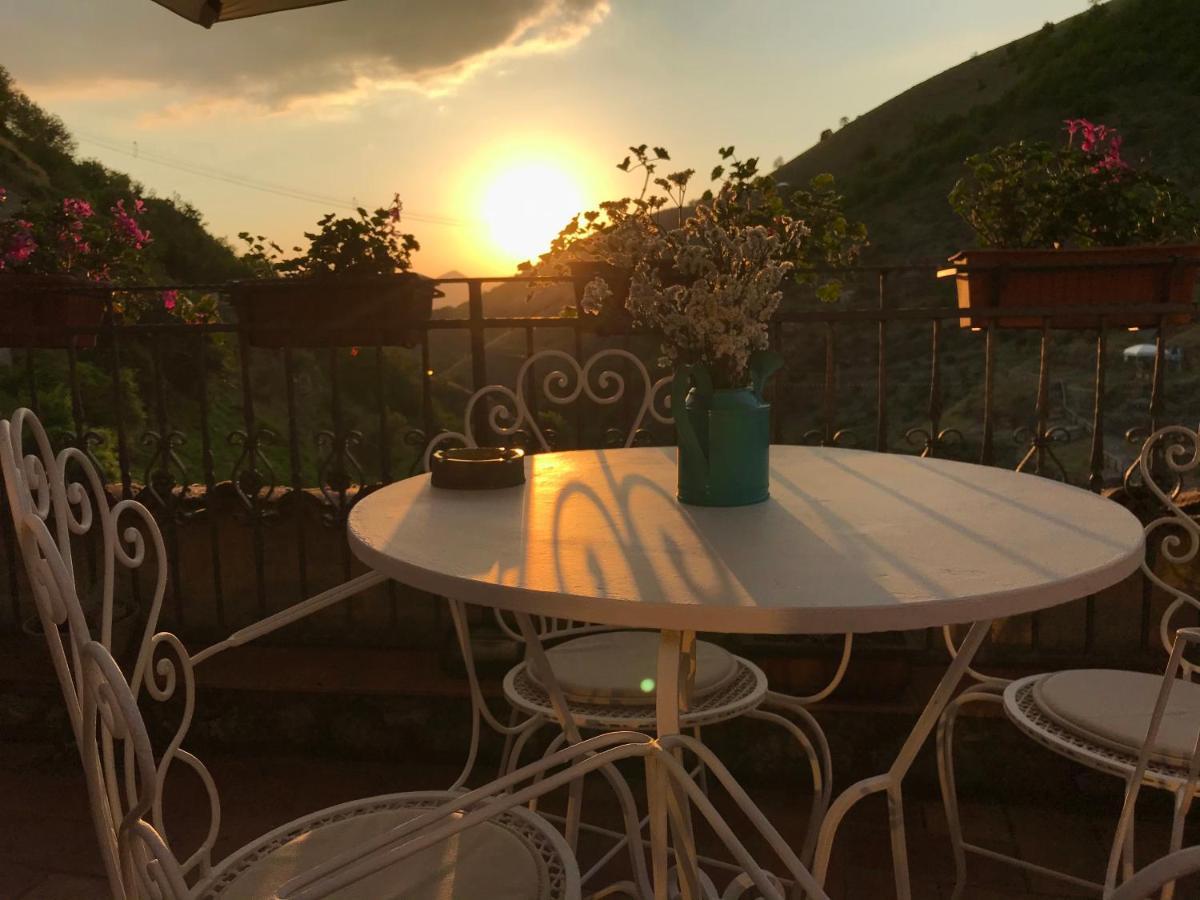 Borgo Manca Suite Sasso di Castalda Exteriör bild