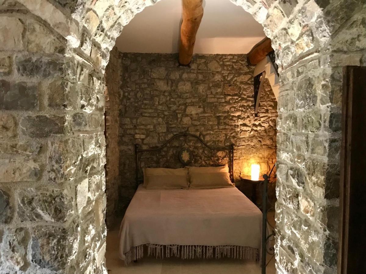 Borgo Manca Suite Sasso di Castalda Exteriör bild