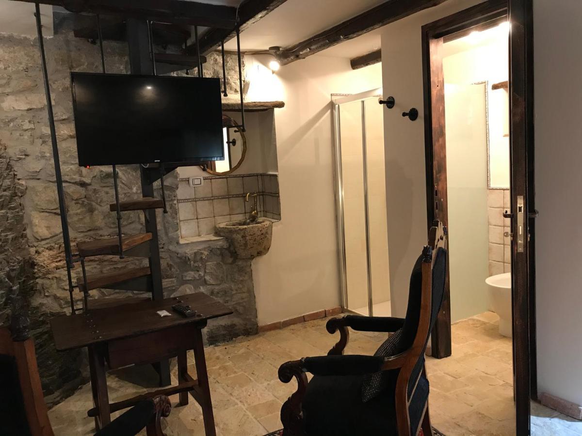 Borgo Manca Suite Sasso di Castalda Exteriör bild