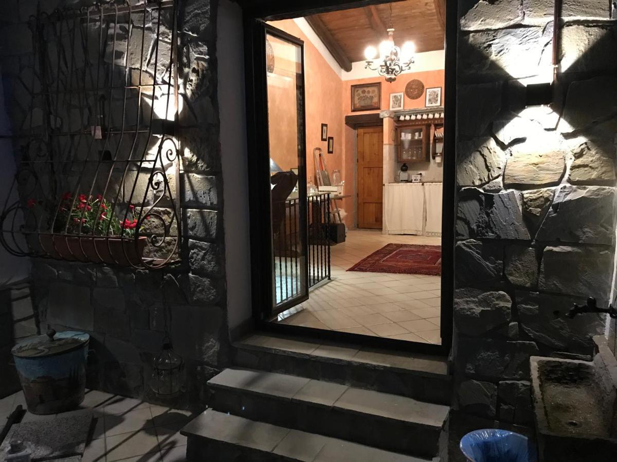 Borgo Manca Suite Sasso di Castalda Exteriör bild