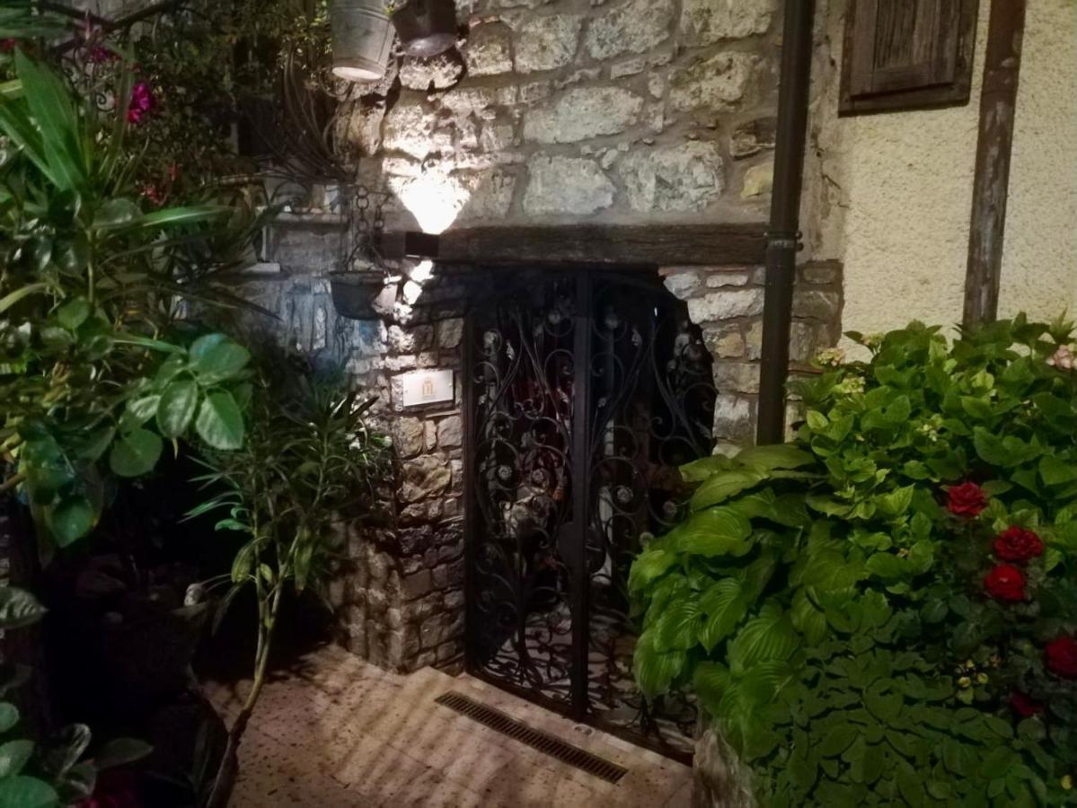 Borgo Manca Suite Sasso di Castalda Exteriör bild